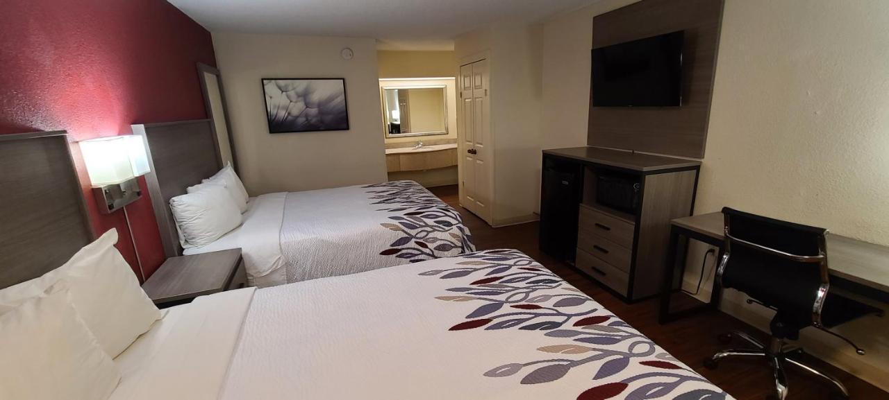 Red Roof Inn & Suites Cornelius - Lake Norman Экстерьер фото
