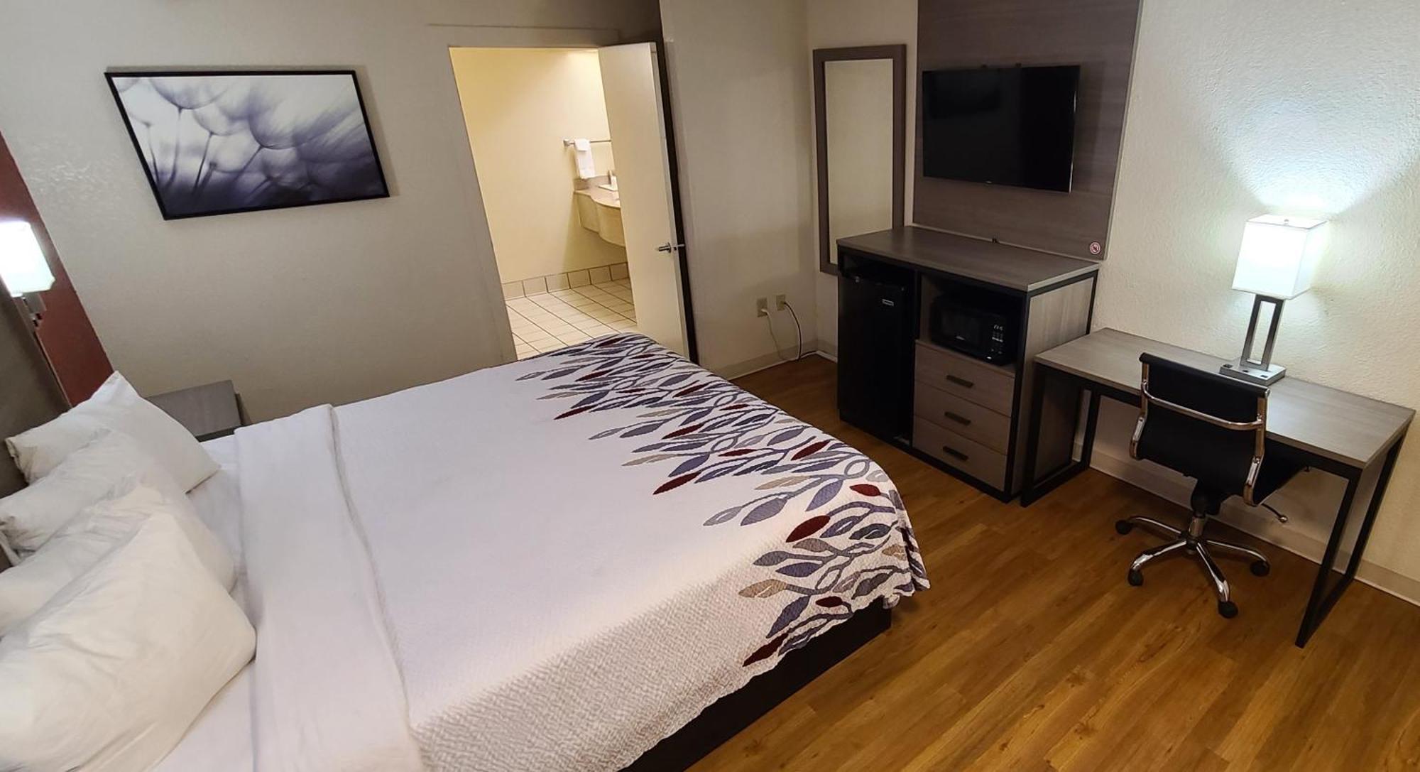 Red Roof Inn & Suites Cornelius - Lake Norman Экстерьер фото