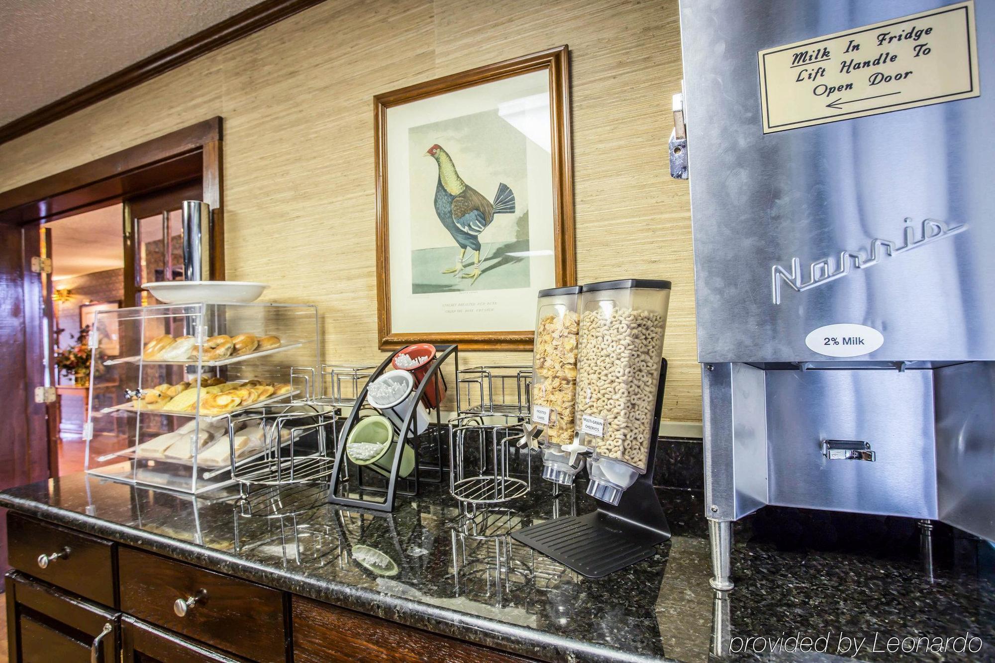 Red Roof Inn & Suites Cornelius - Lake Norman Экстерьер фото